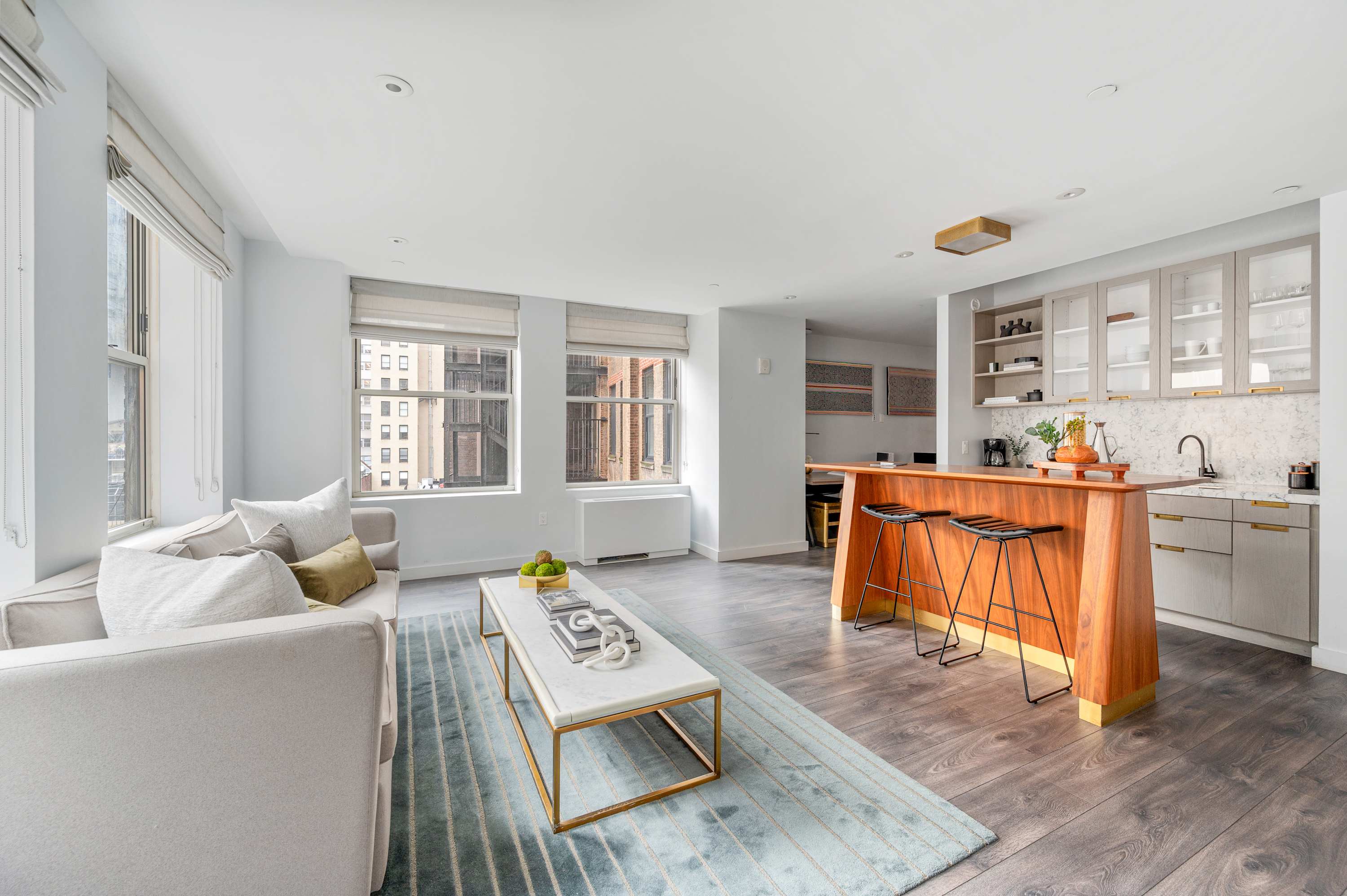 17John: Presidential King Suite with Sofa Bed — 17 John
